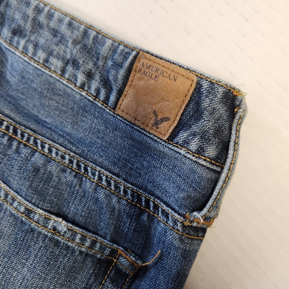 American Eagle Boyfriend Fit Jeans size 4 Regular - Picture 3 of 5